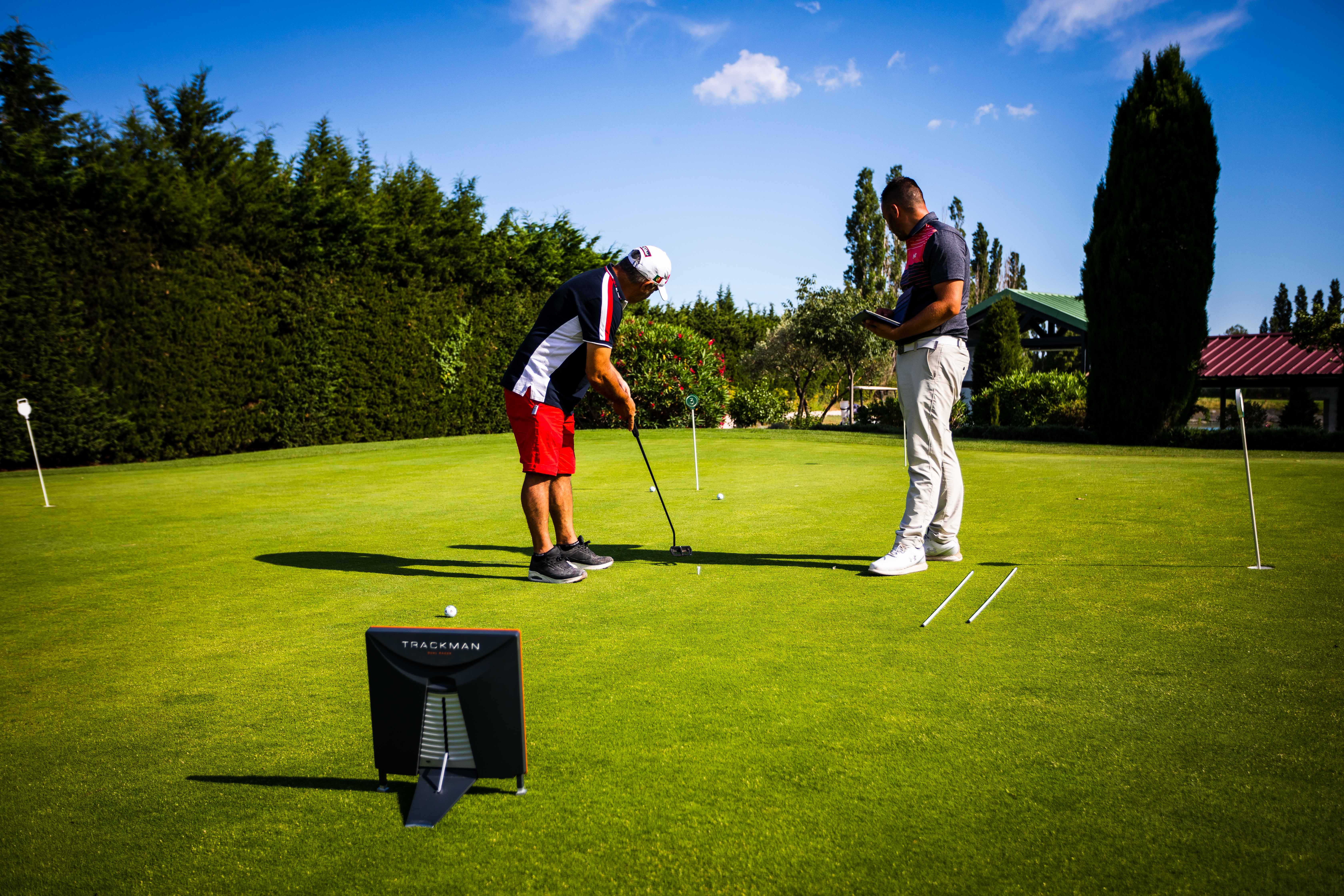 Cours de golf putting green au Golf du Grand Avignon
