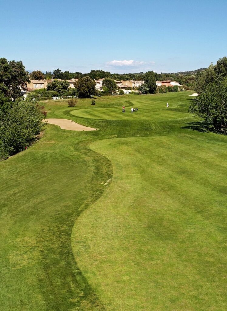 Fairway du Golf du Grand Avignon - parcours 18 trous Vedène