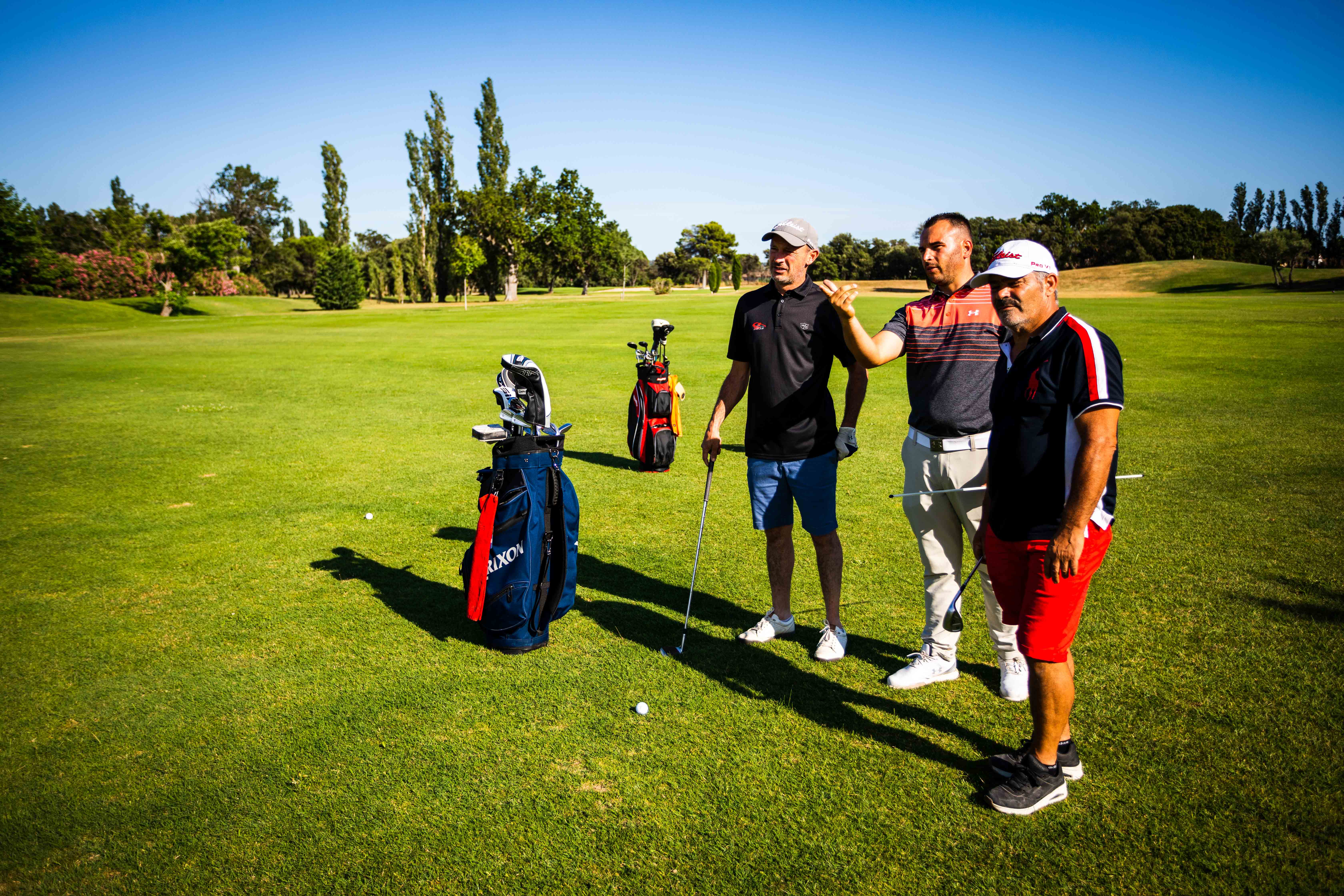 Séminaire golf en groupe sur le parcours du Grand Avignon - team building entreprise Avignon